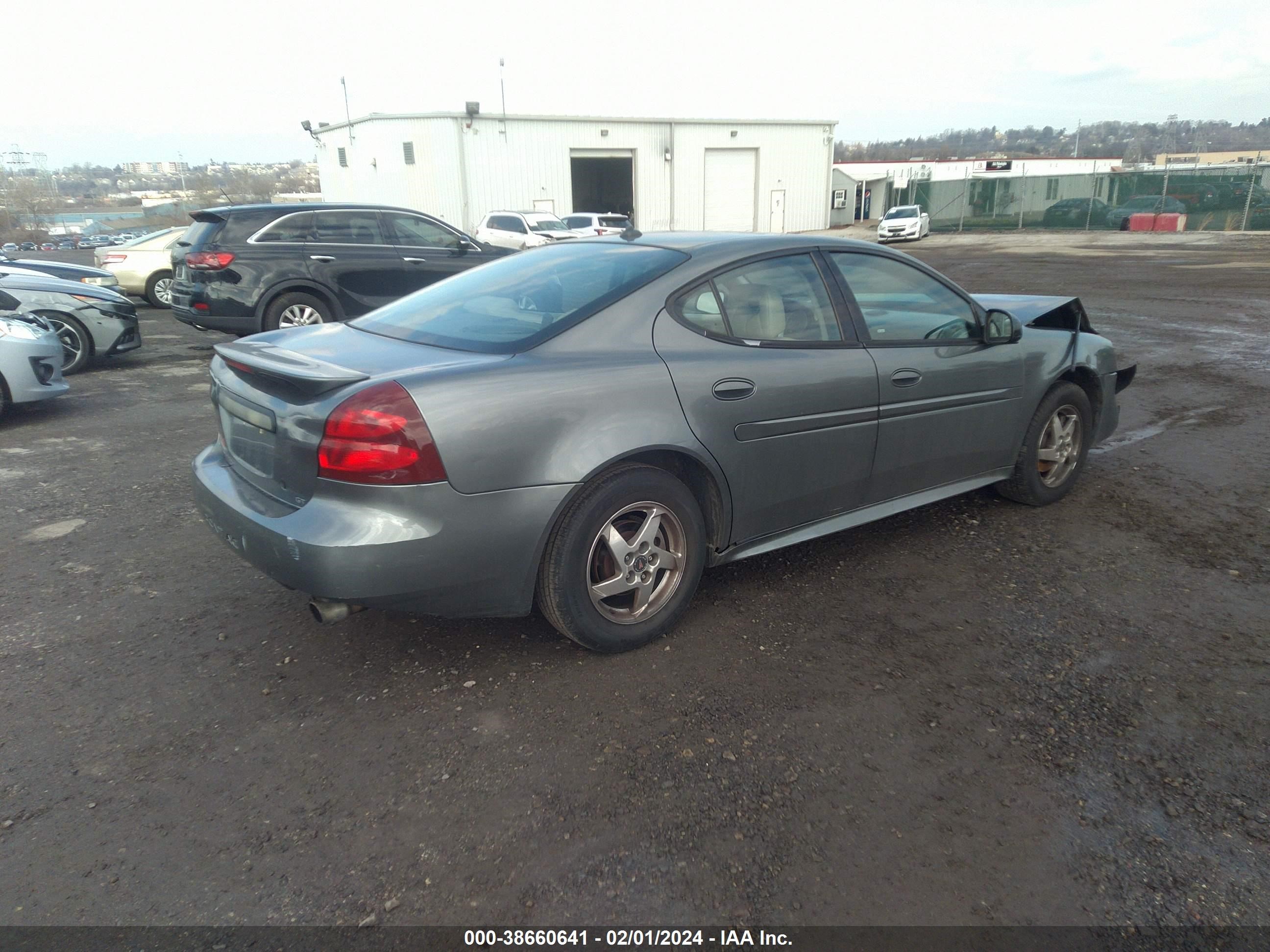 Photo 3 VIN: 2G2WS542341318643 - PONTIAC GRAND PRIX 