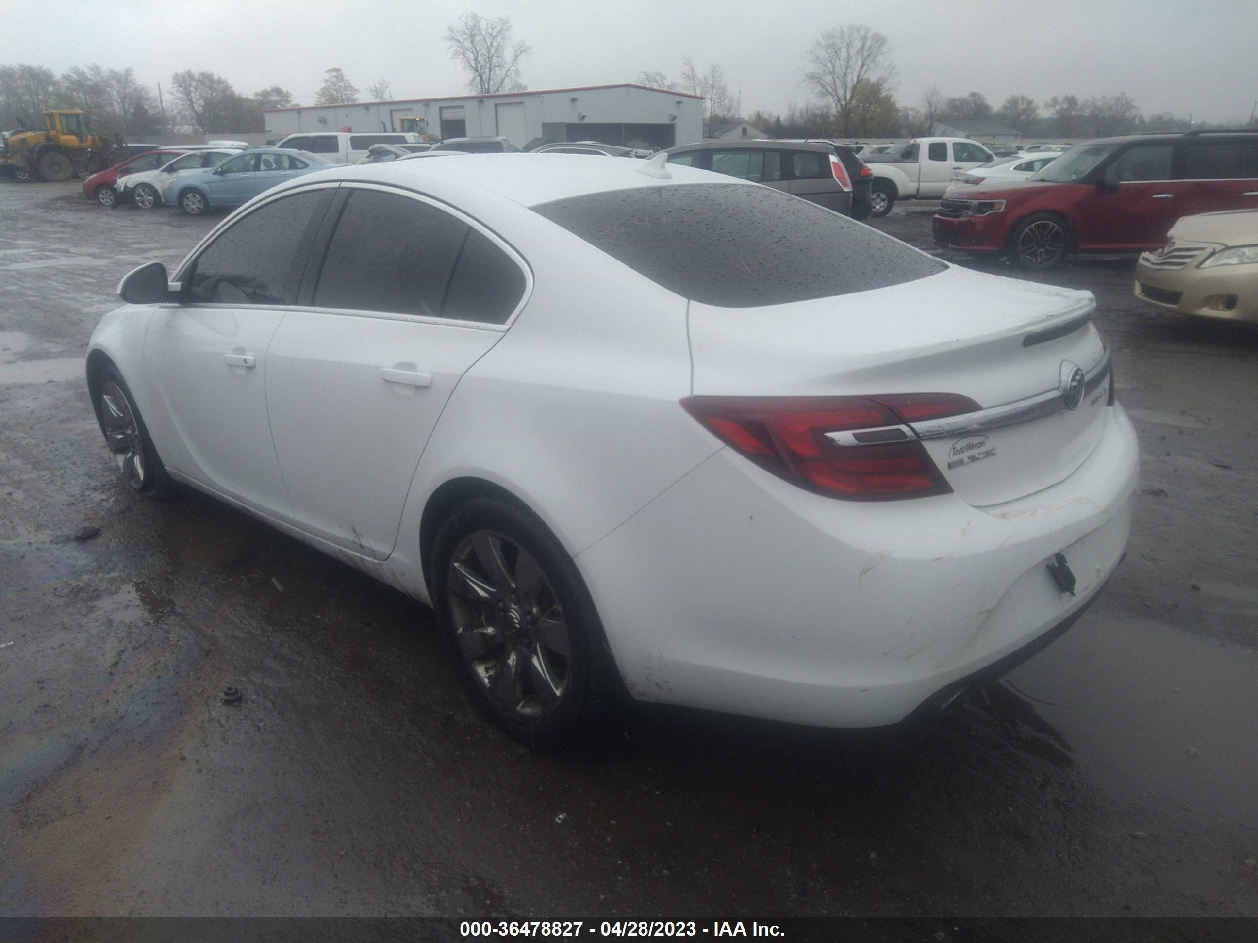 Photo 2 VIN: 2G4GK5EX1E9211664 - BUICK REGAL 