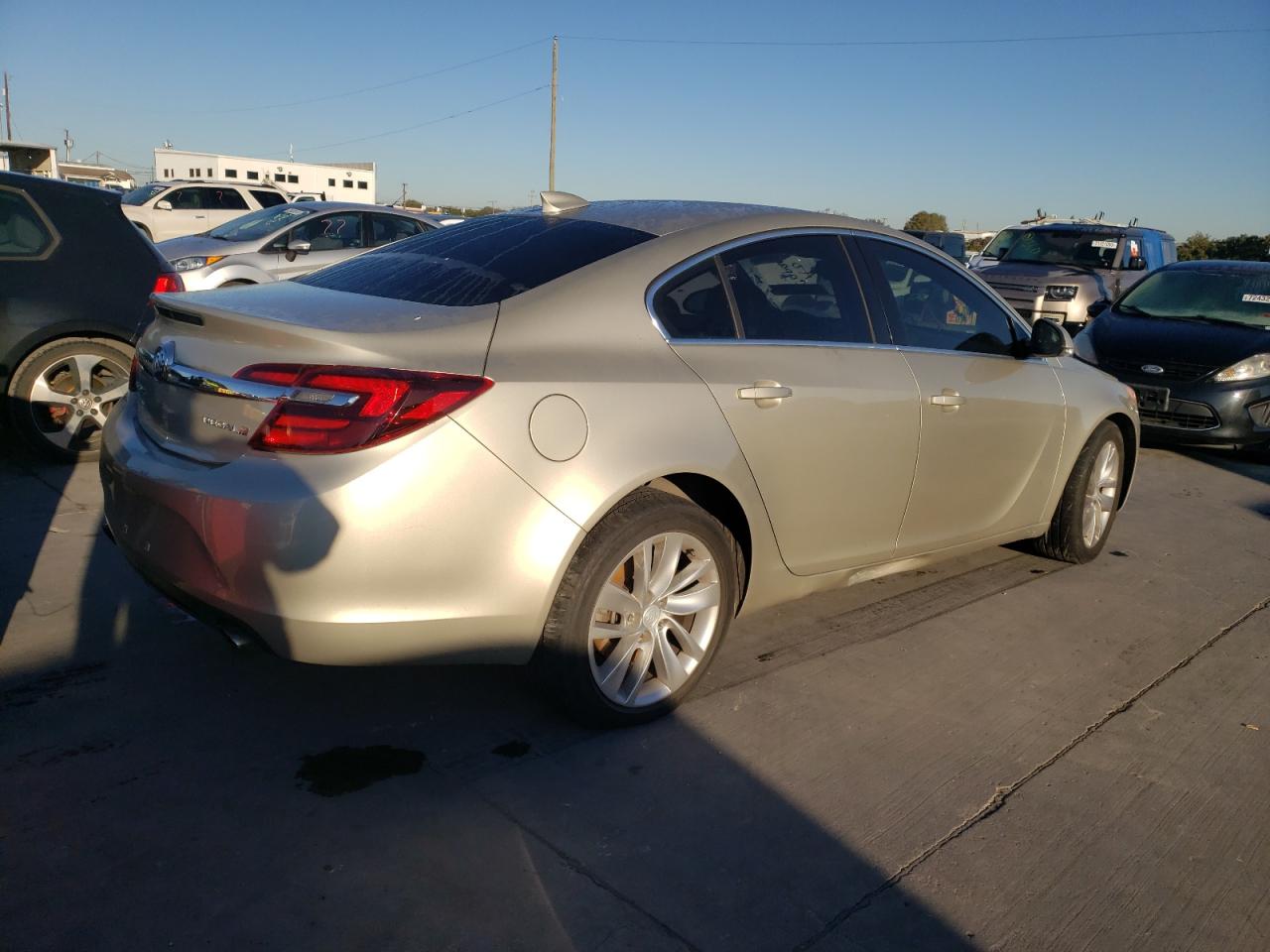 Photo 2 VIN: 2G4GK5EX4F9296601 - BUICK REGAL 