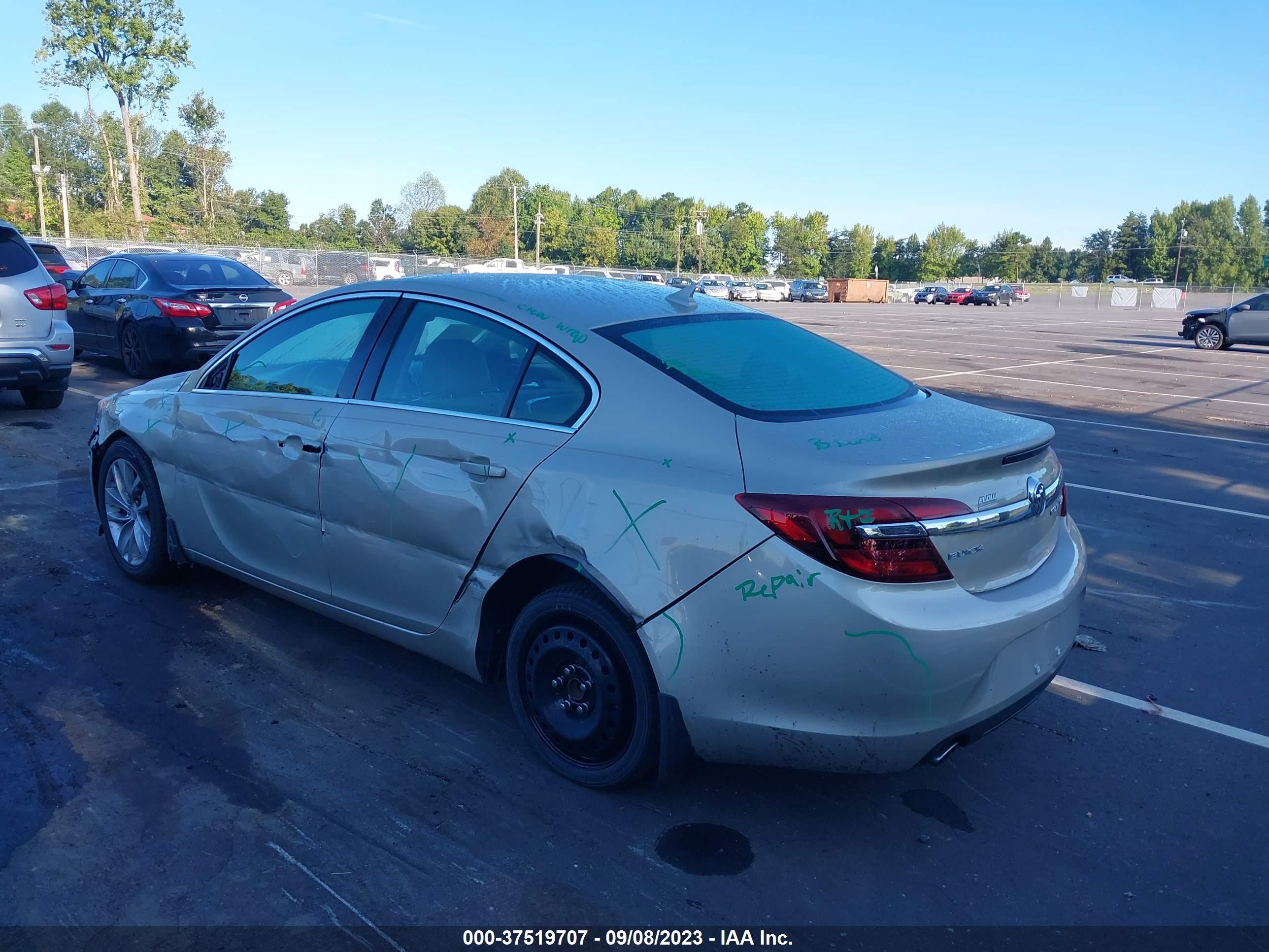 Photo 2 VIN: 2G4GK5EX5E9178099 - BUICK REGAL 