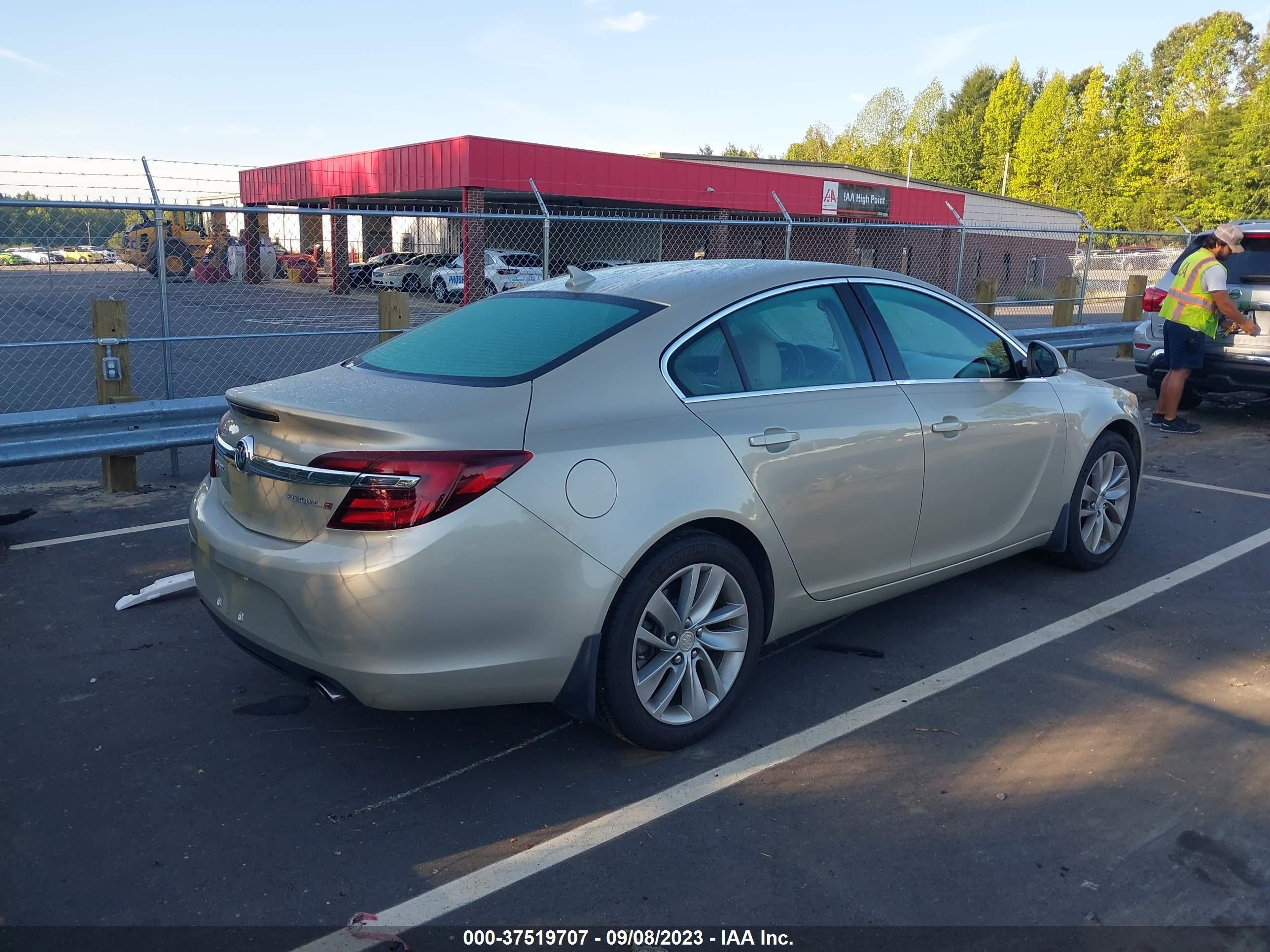 Photo 3 VIN: 2G4GK5EX5E9178099 - BUICK REGAL 