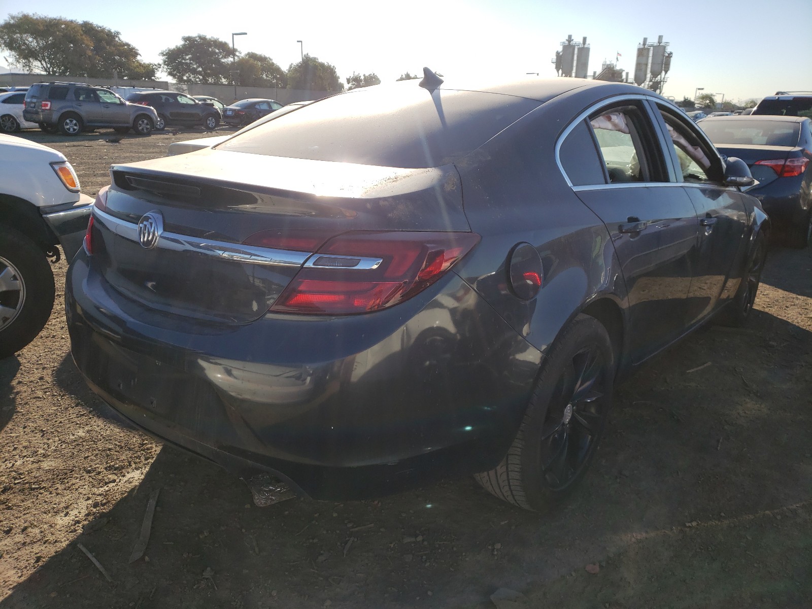 Photo 3 VIN: 2G4GK5EX7E9299331 - BUICK REGAL 