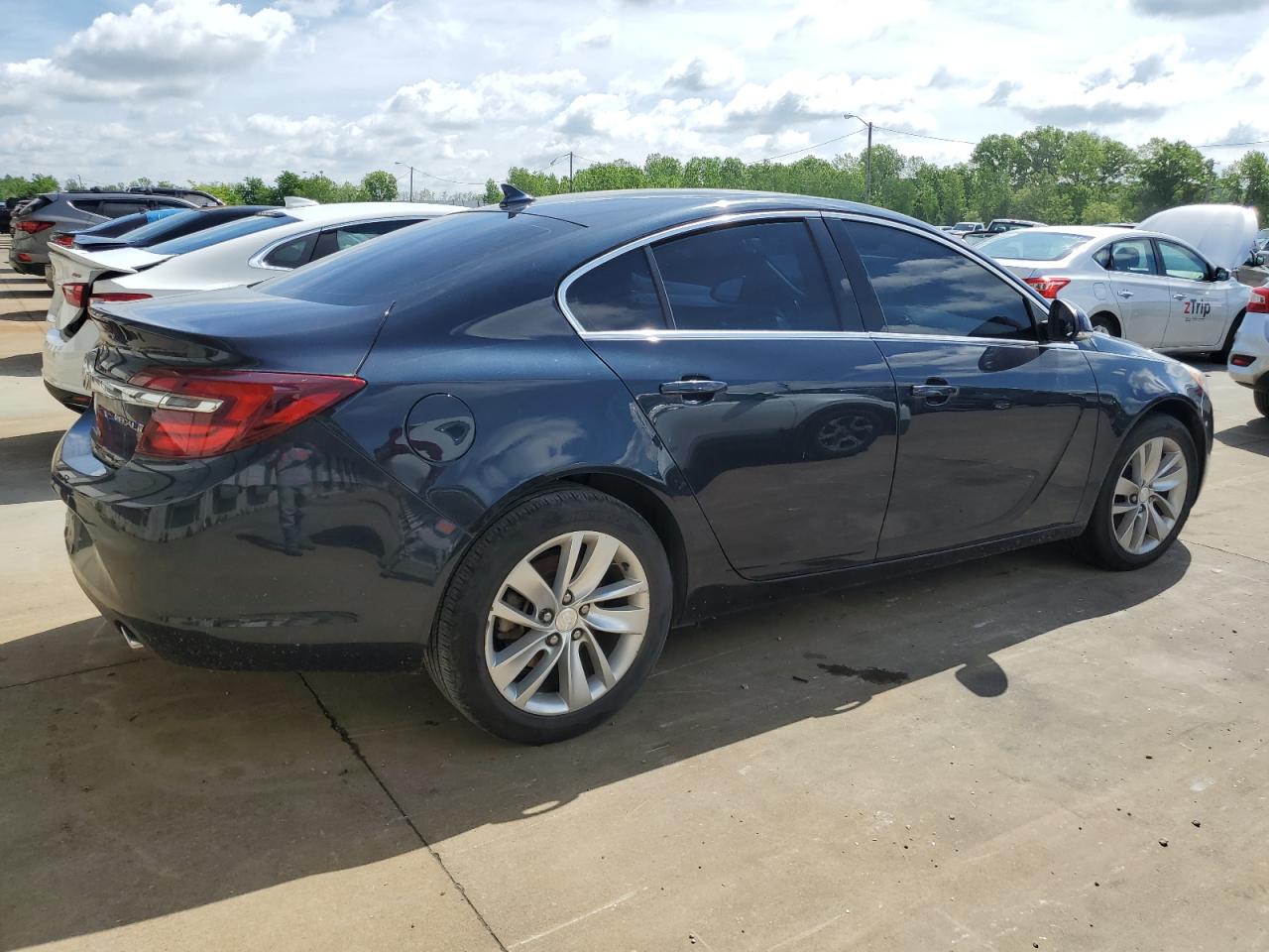 Photo 2 VIN: 2G4GK5EX9E9209631 - BUICK REGAL 