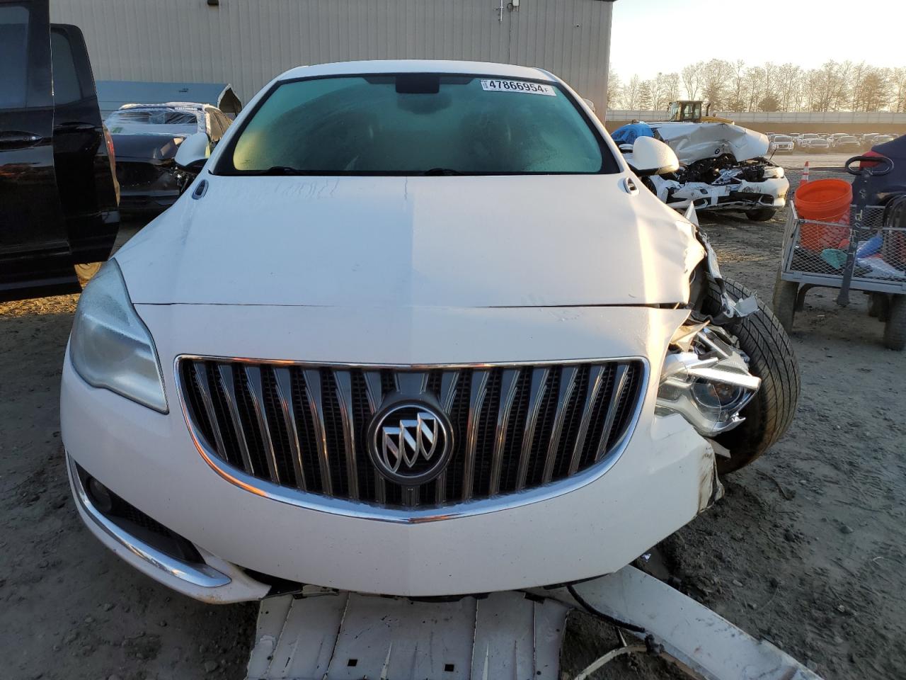 Photo 4 VIN: 2G4GL5EX5H9104005 - BUICK REGAL 