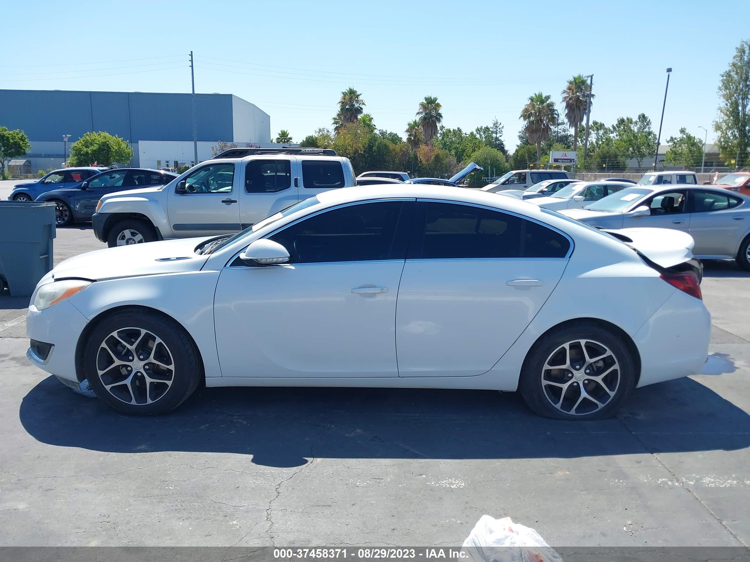 Photo 13 VIN: 2G4GL5EXXH9151787 - BUICK REGAL 