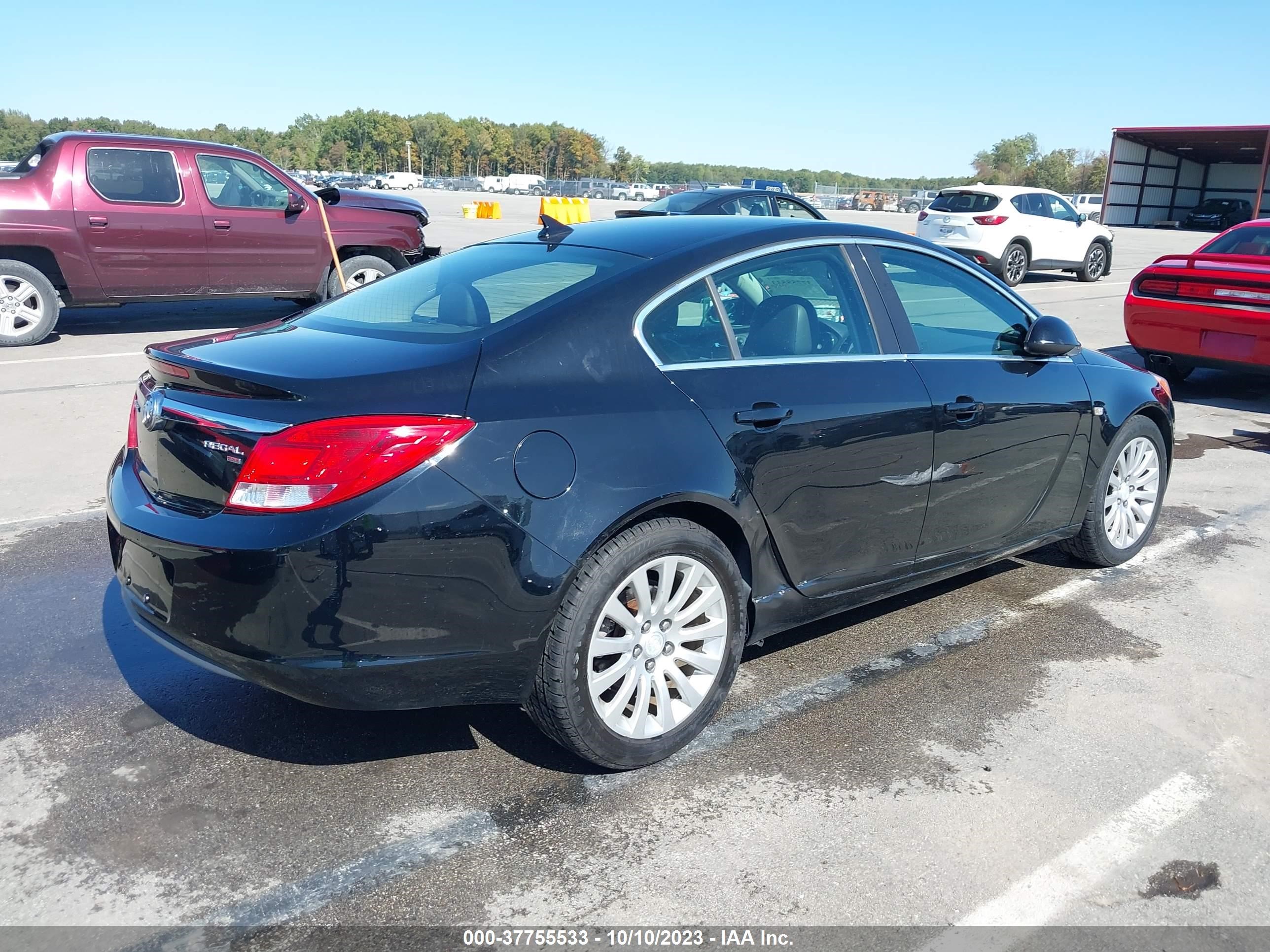 Photo 3 VIN: 2G4GN5EC0B9174428 - BUICK REGAL 