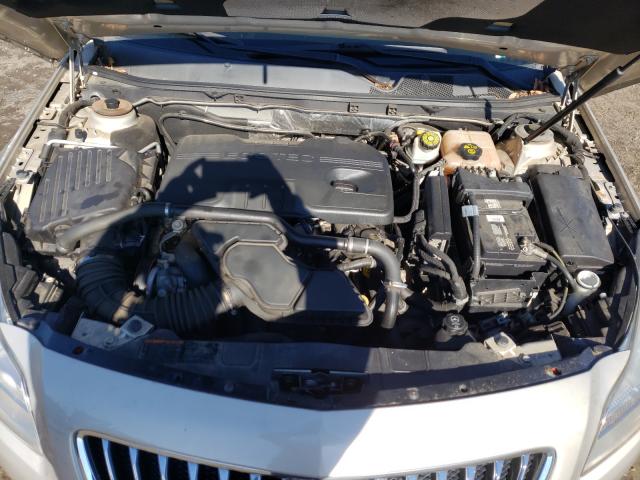 Photo 6 VIN: 2G4GN5EC4B9185240 - BUICK REGAL CXL 