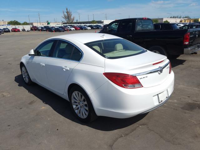 Photo 2 VIN: 2G4GN5EC5B9182217 - BUICK REGAL CXL 