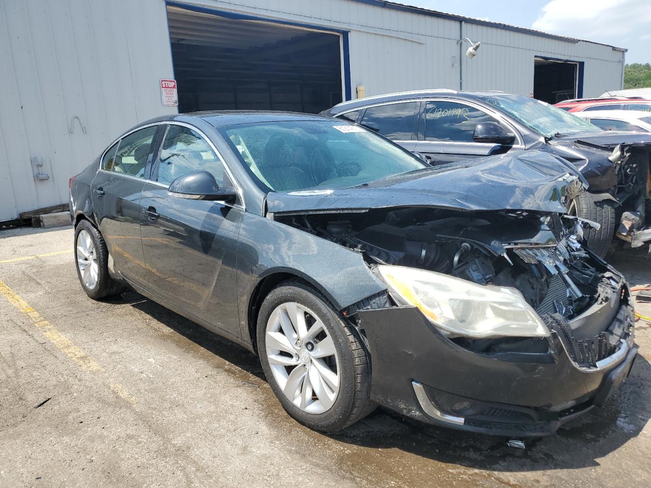 Photo 3 VIN: 2G4GN5EX1F9121875 - BUICK REGAL 