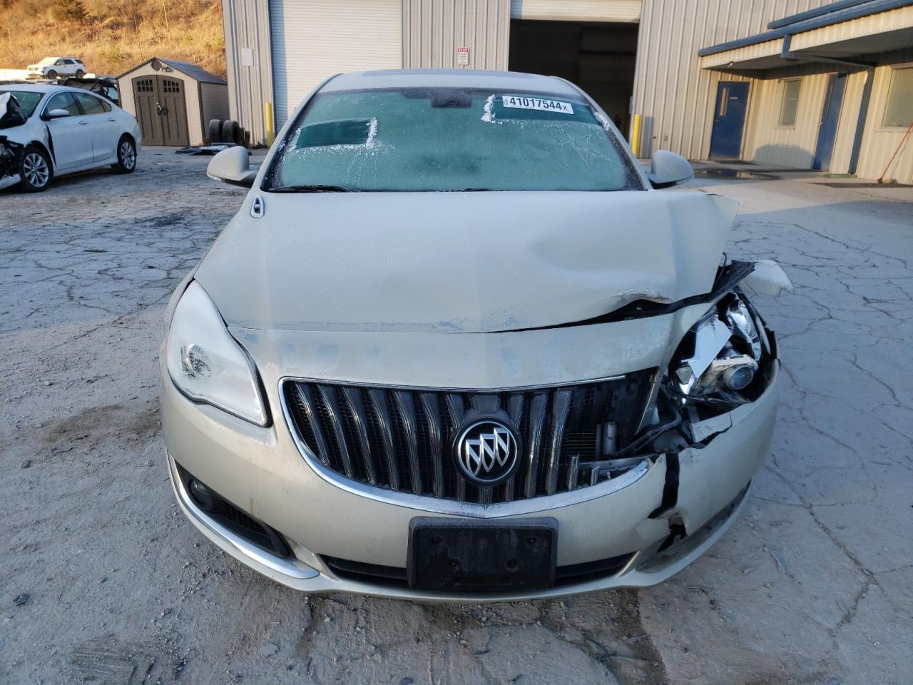 Photo 4 VIN: 2G4GN5EX8F9225635 - BUICK REGAL 