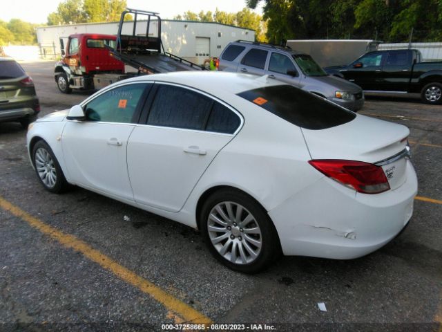 Photo 2 VIN: 2G4GP5EC3B9206265 - BUICK REGAL 