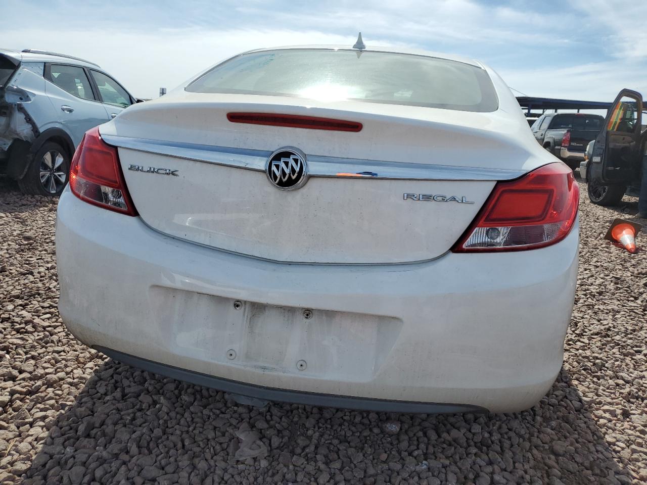 Photo 5 VIN: 2G4GR5EK2C9130606 - BUICK REGAL 