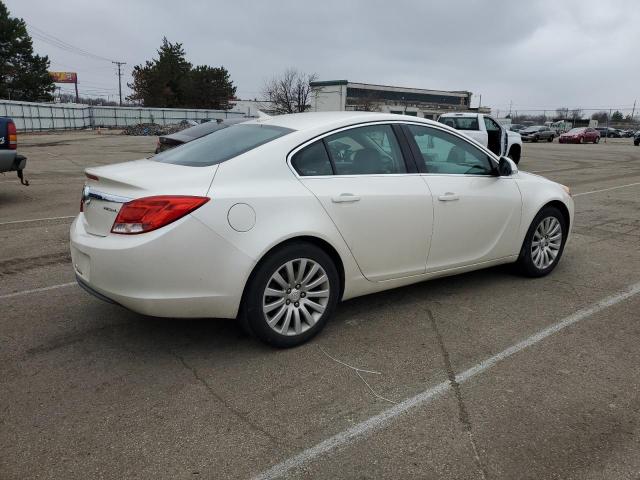 Photo 2 VIN: 2G4GR5EK3C9154655 - BUICK REGAL 