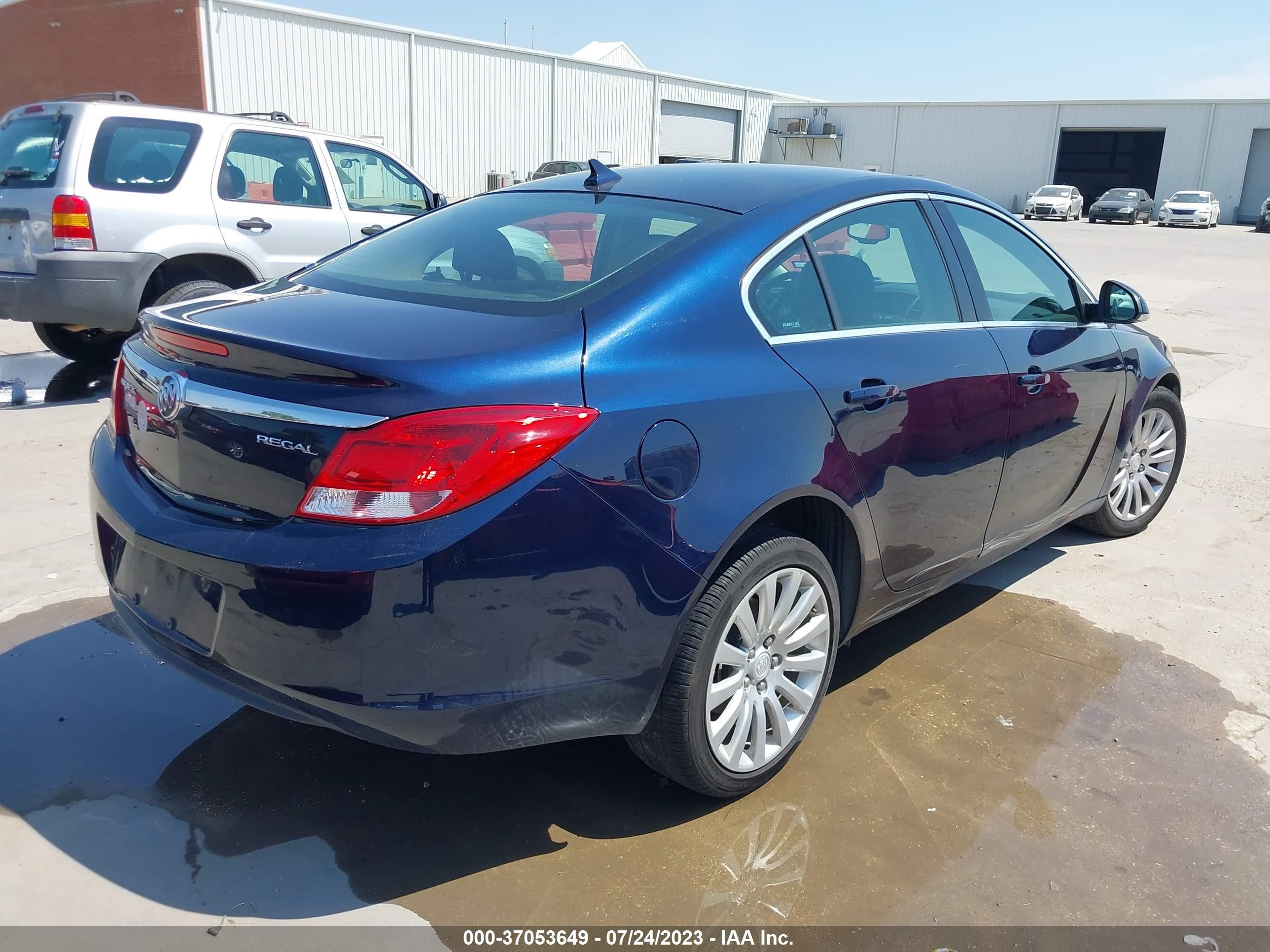 Photo 3 VIN: 2G4GR5EK6C9183468 - BUICK REGAL 