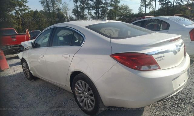 Photo 2 VIN: 2G4GR5EK7C9148129 - BUICK REGAL 