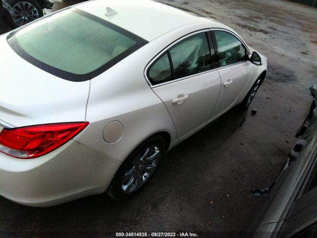 Photo 3 VIN: 2G4GR5EK8C9107976 - BUICK REGAL 