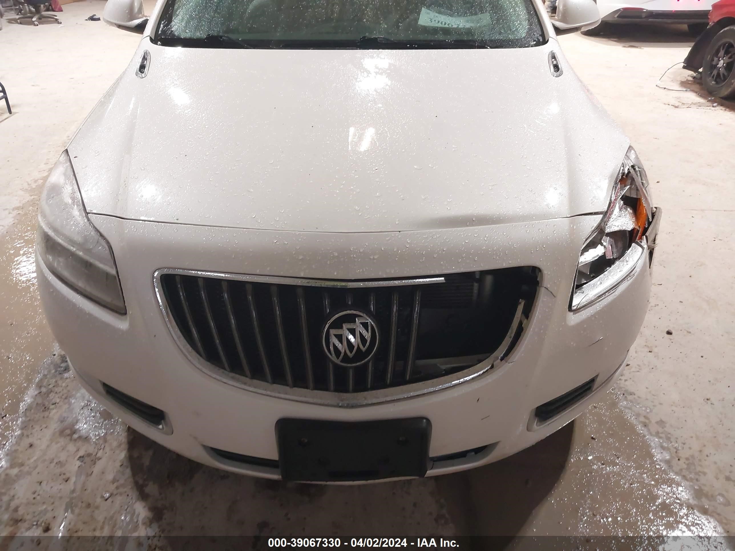 Photo 12 VIN: 2G4GR5EKXC9114816 - BUICK REGAL 