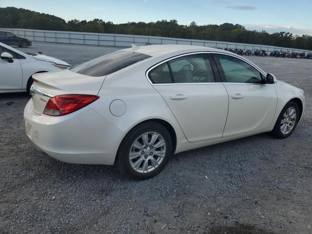 Photo 2 VIN: 2G4GR5ER2C9207049 - BUICK REGAL 