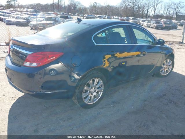 Photo 3 VIN: 2G4GR5ER3C9135567 - BUICK REGAL 