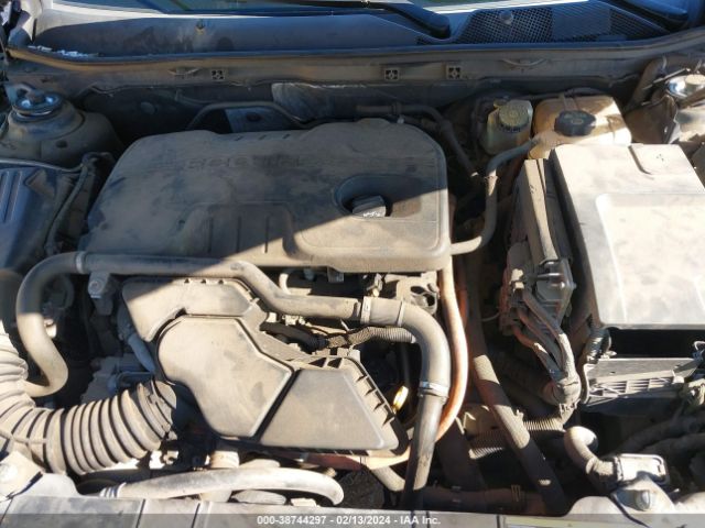 Photo 9 VIN: 2G4GR5ER3C9135567 - BUICK REGAL 