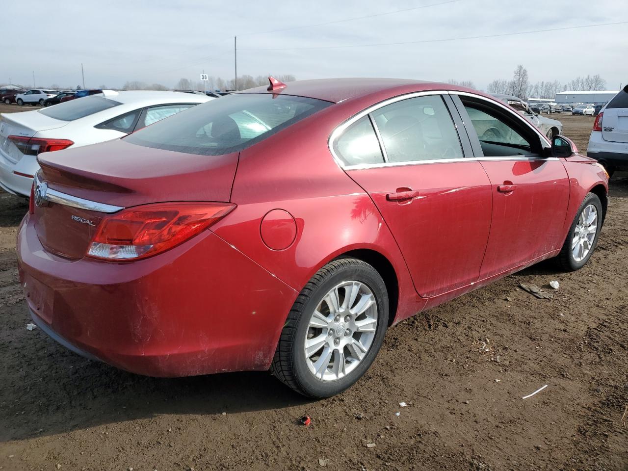 Photo 2 VIN: 2G4GR5ERXD9215501 - BUICK REGAL 