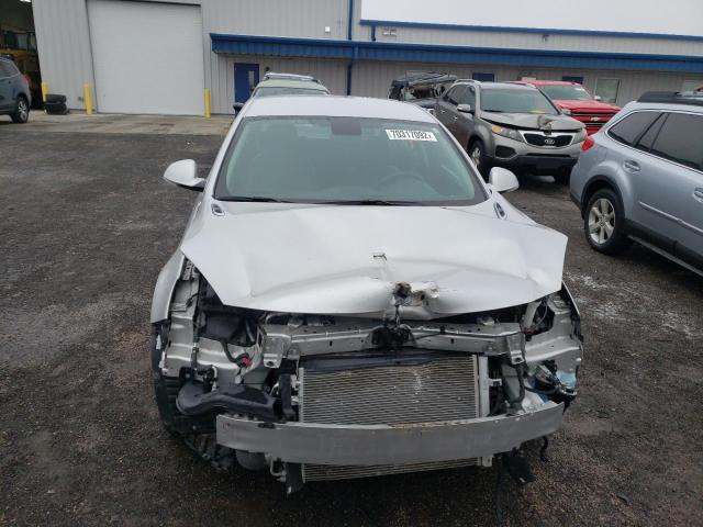 Photo 4 VIN: 2G4GR5GX3H9164277 - BUICK REGAL PREM 