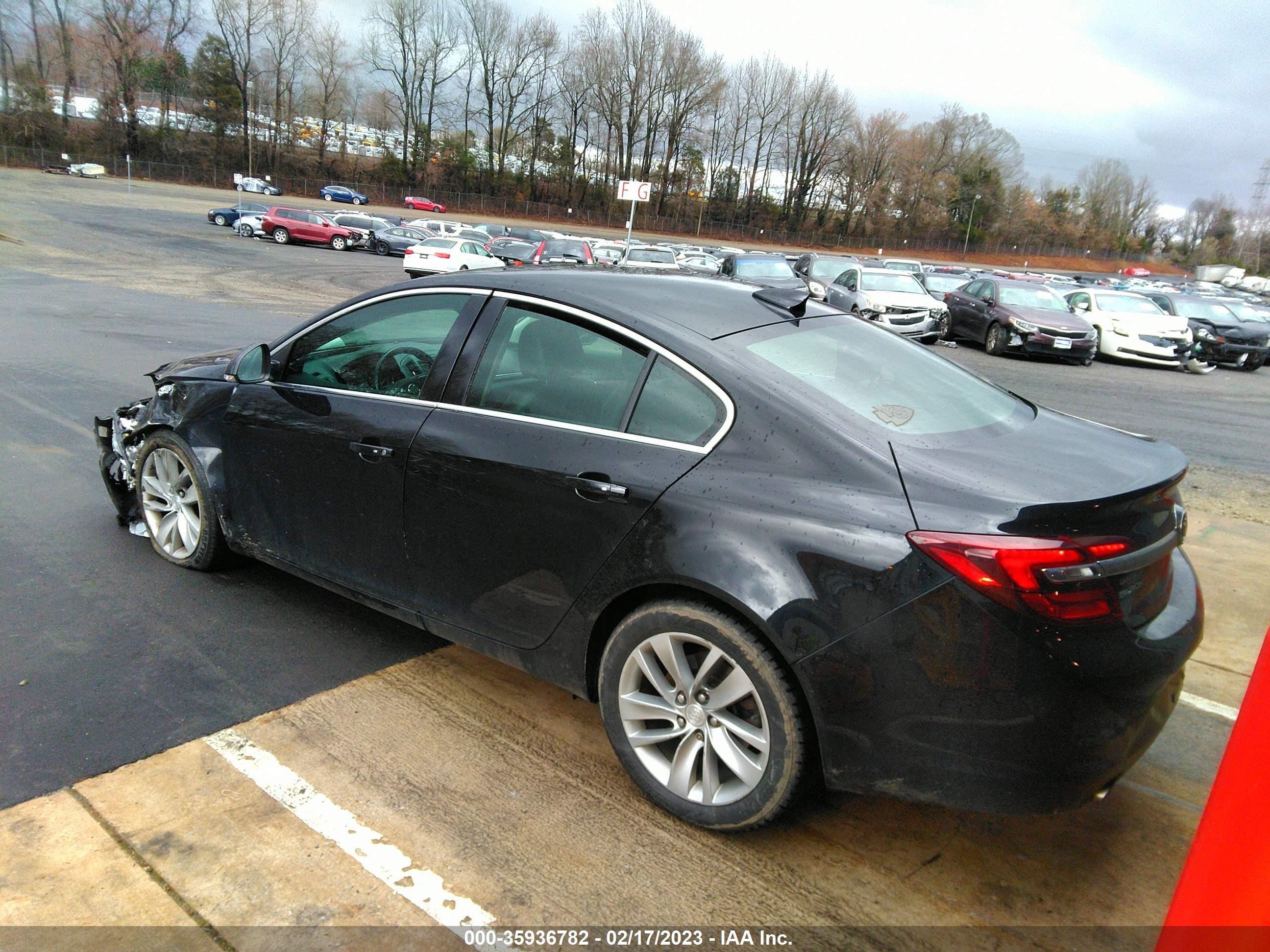 Photo 2 VIN: 2G4GR5GXXH9132717 - BUICK REGAL 