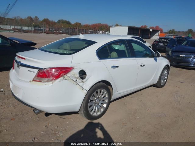 Photo 3 VIN: 2G4GS5EK1C9117656 - BUICK REGAL 