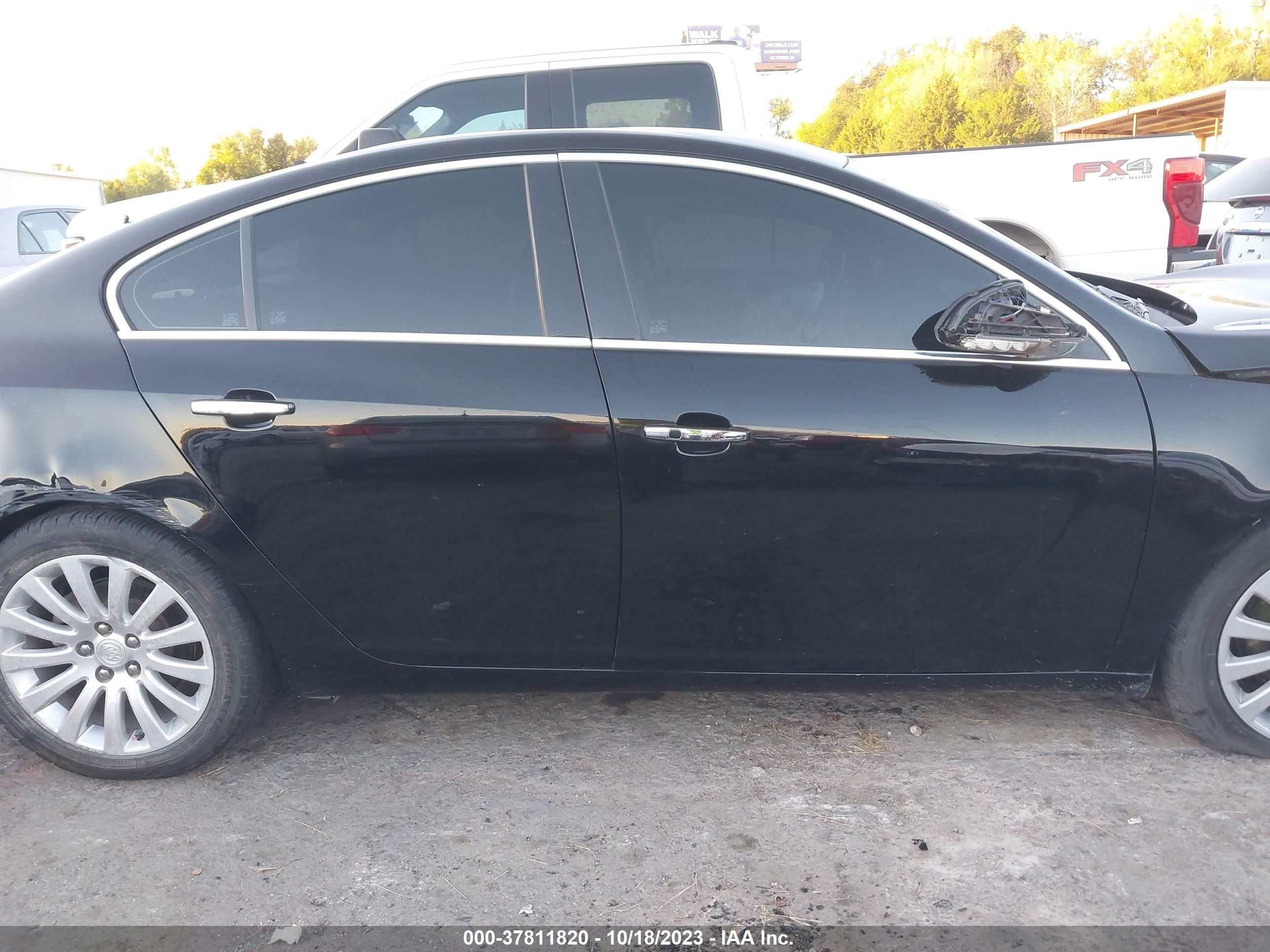 Photo 13 VIN: 2G4GS5EK5C9210602 - BUICK REGAL 