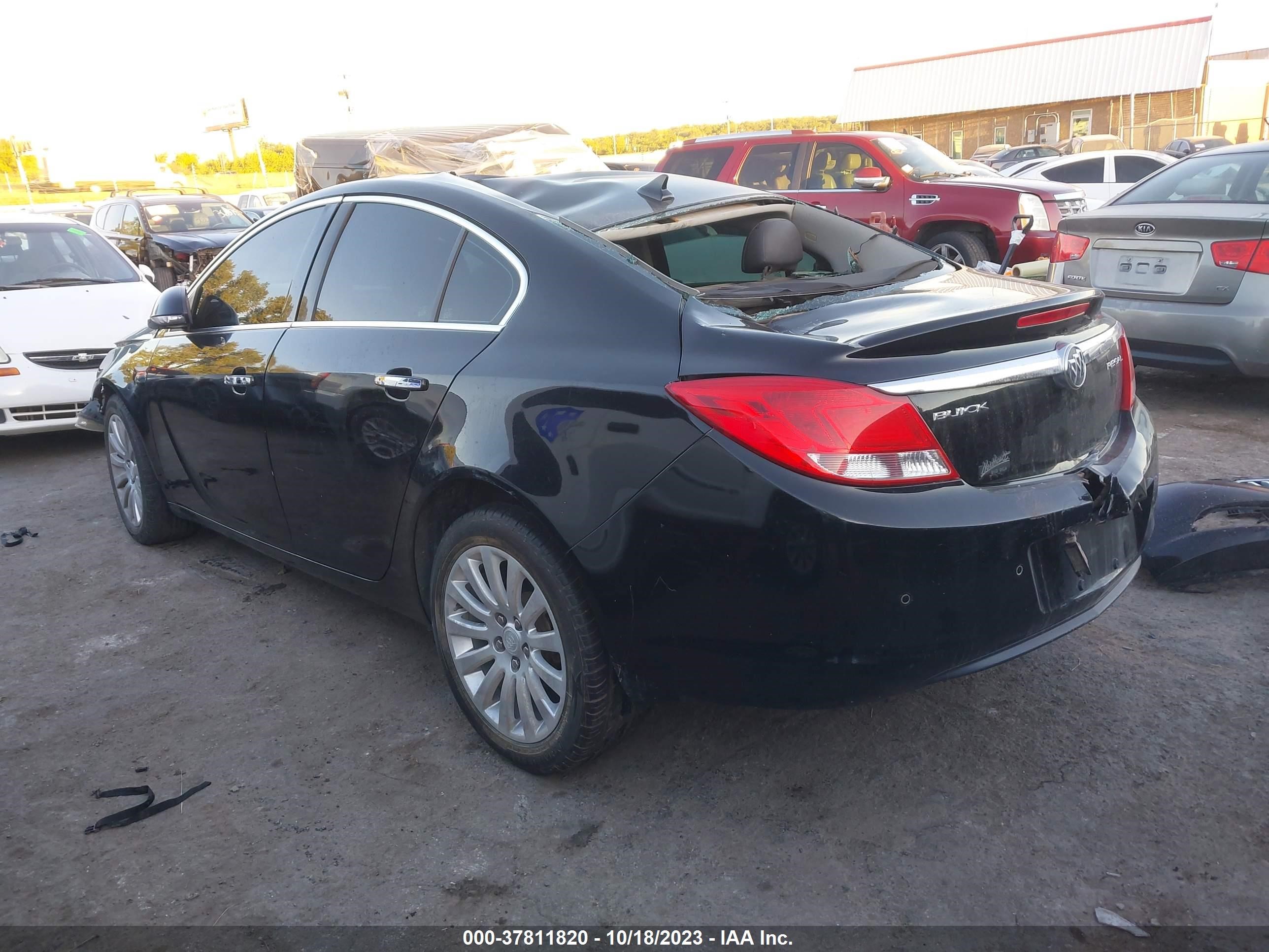 Photo 2 VIN: 2G4GS5EK5C9210602 - BUICK REGAL 