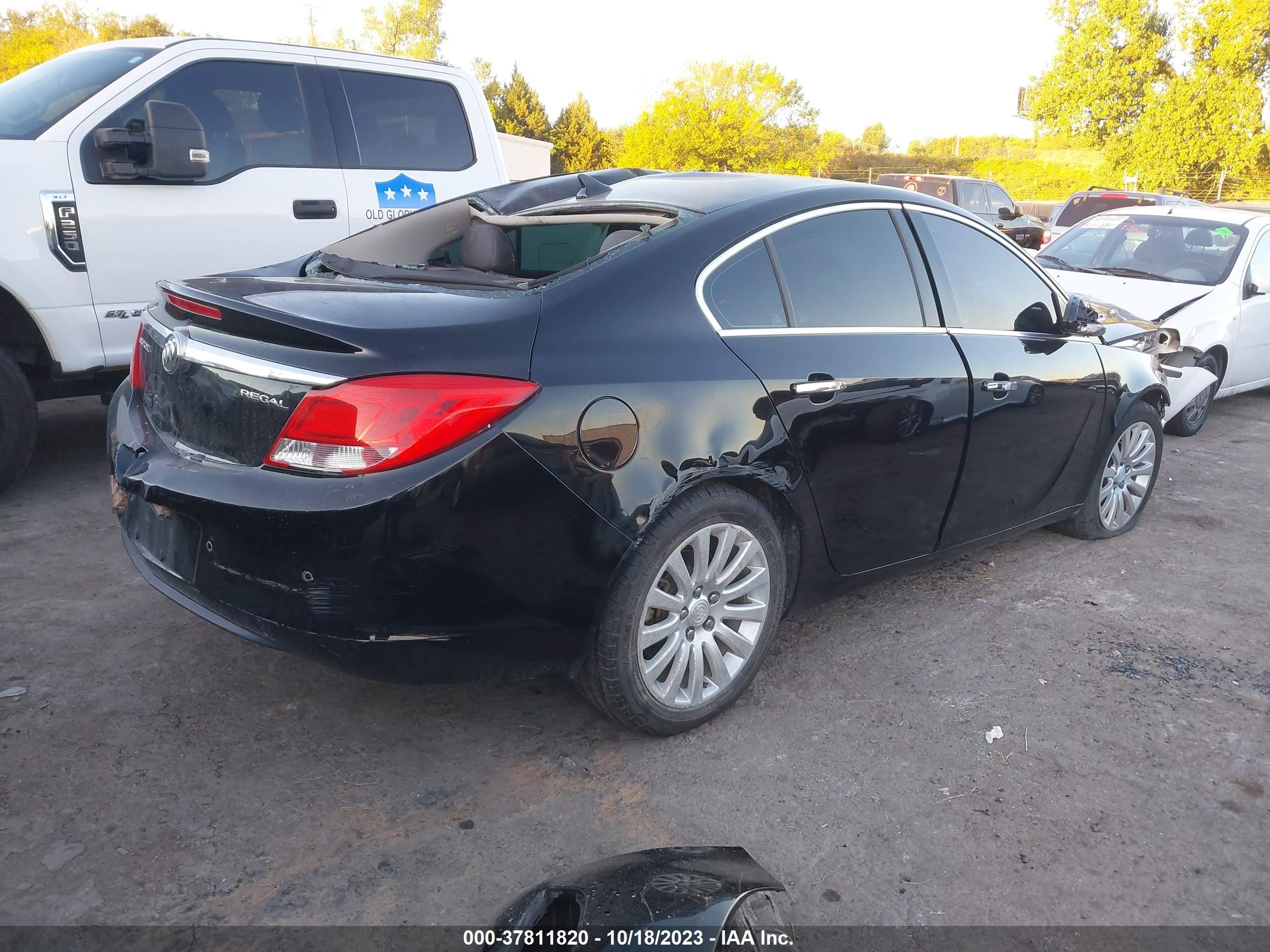 Photo 3 VIN: 2G4GS5EK5C9210602 - BUICK REGAL 