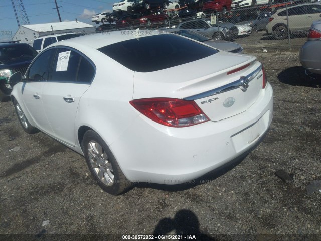 Photo 2 VIN: 2G4GS5ERBD9212987 - BUICK REGAL 