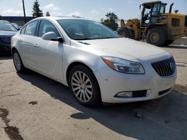 Photo 3 VIN: 2G4GS5EV1C9136573 - BUICK REGAL PREM 