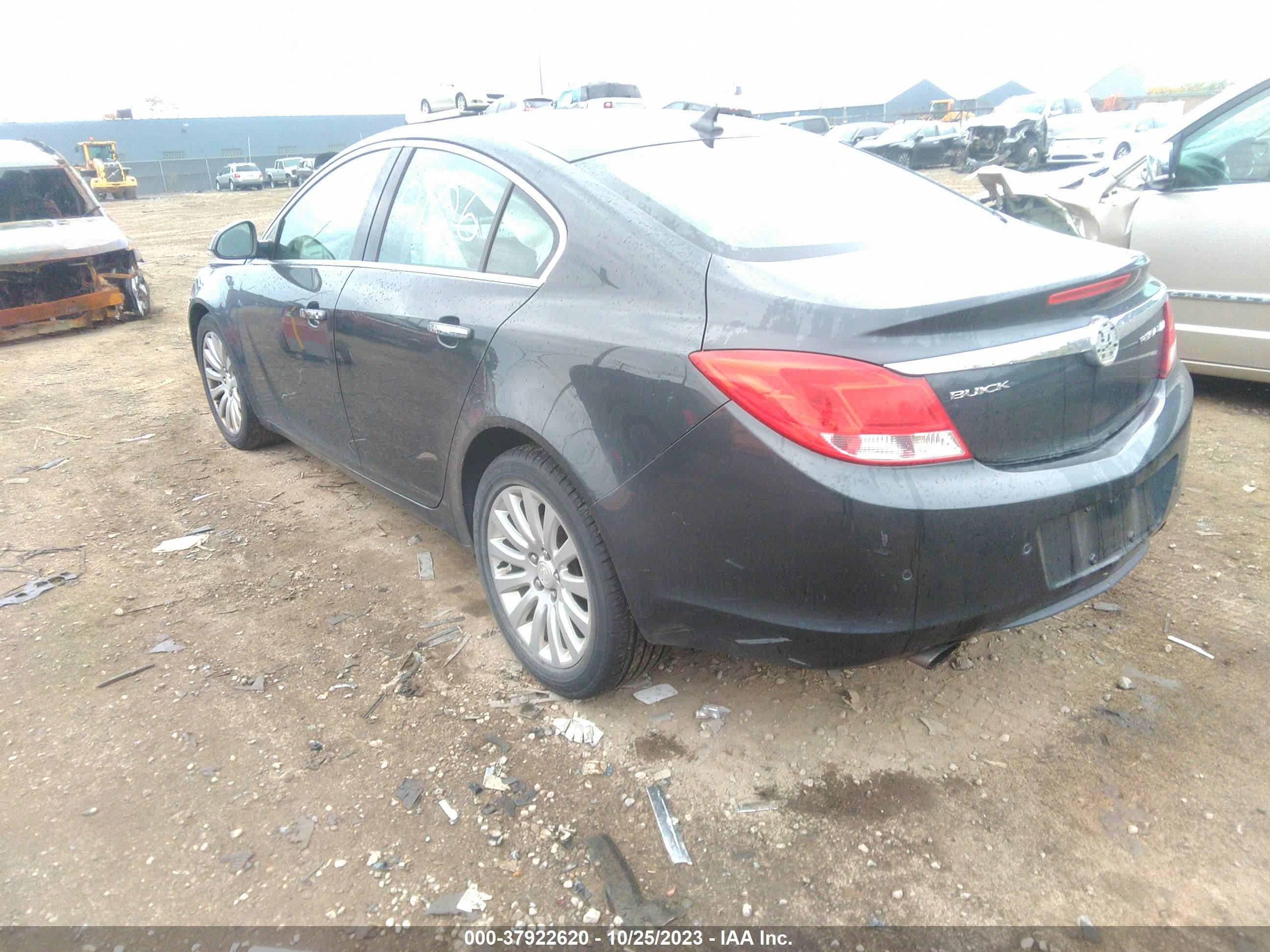 Photo 2 VIN: 2G4GS5EV1D9250106 - BUICK REGAL 