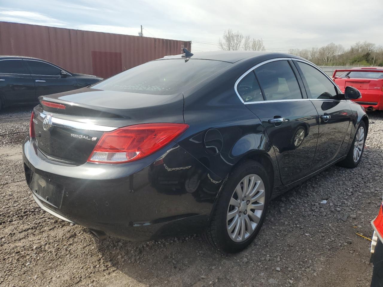 Photo 2 VIN: 2G4GS5EV2C9201382 - BUICK REGAL 