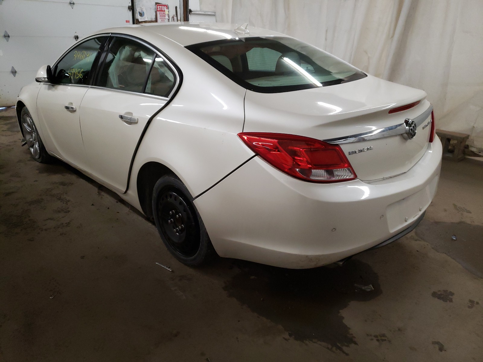 Photo 2 VIN: 2G4GS5EV2D9223044 - BUICK REGAL PREM 