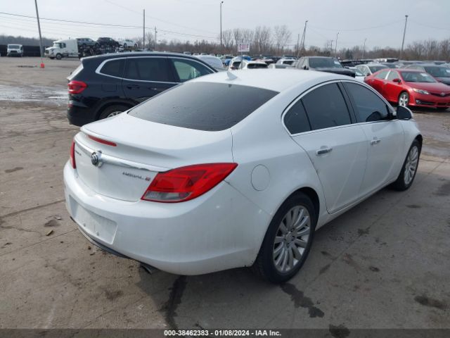 Photo 3 VIN: 2G4GS5EV5C9215843 - BUICK REGAL 