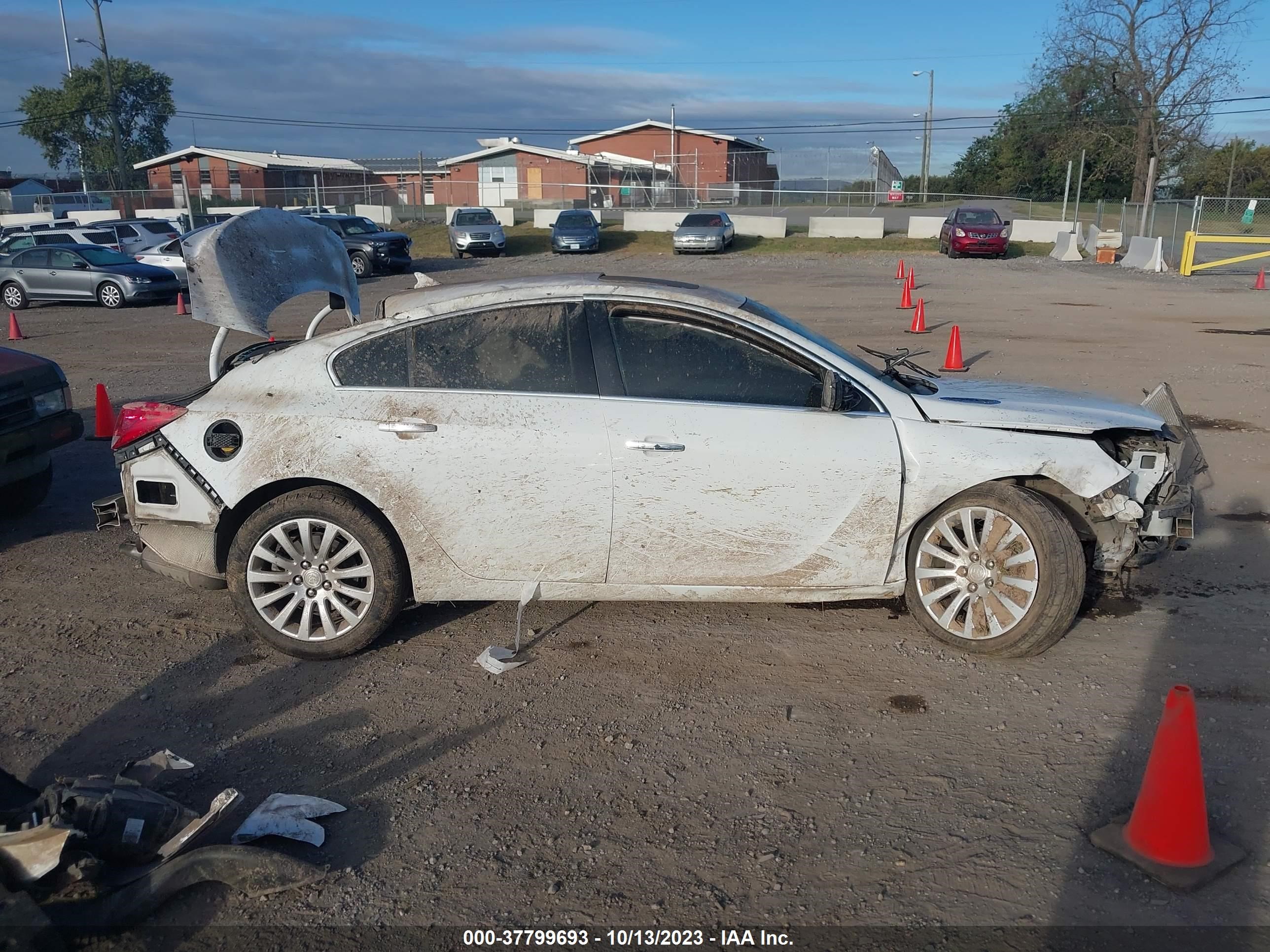 Photo 11 VIN: 2G4GS5EV6D9158800 - BUICK REGAL 