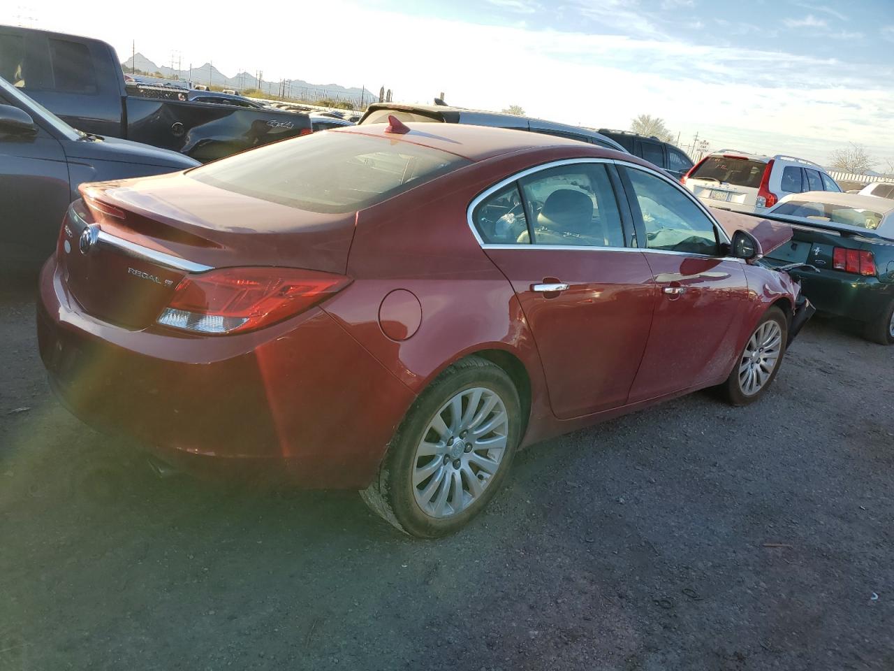 Photo 2 VIN: 2G4GS5EV9C9214212 - BUICK REGAL 