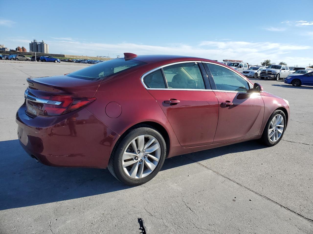 Photo 2 VIN: 2G4GS5GX0G9133085 - BUICK REGAL 