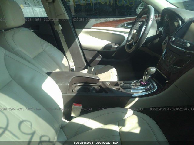 Photo 4 VIN: 2G4GS5GX4H9112208 - BUICK REGAL 