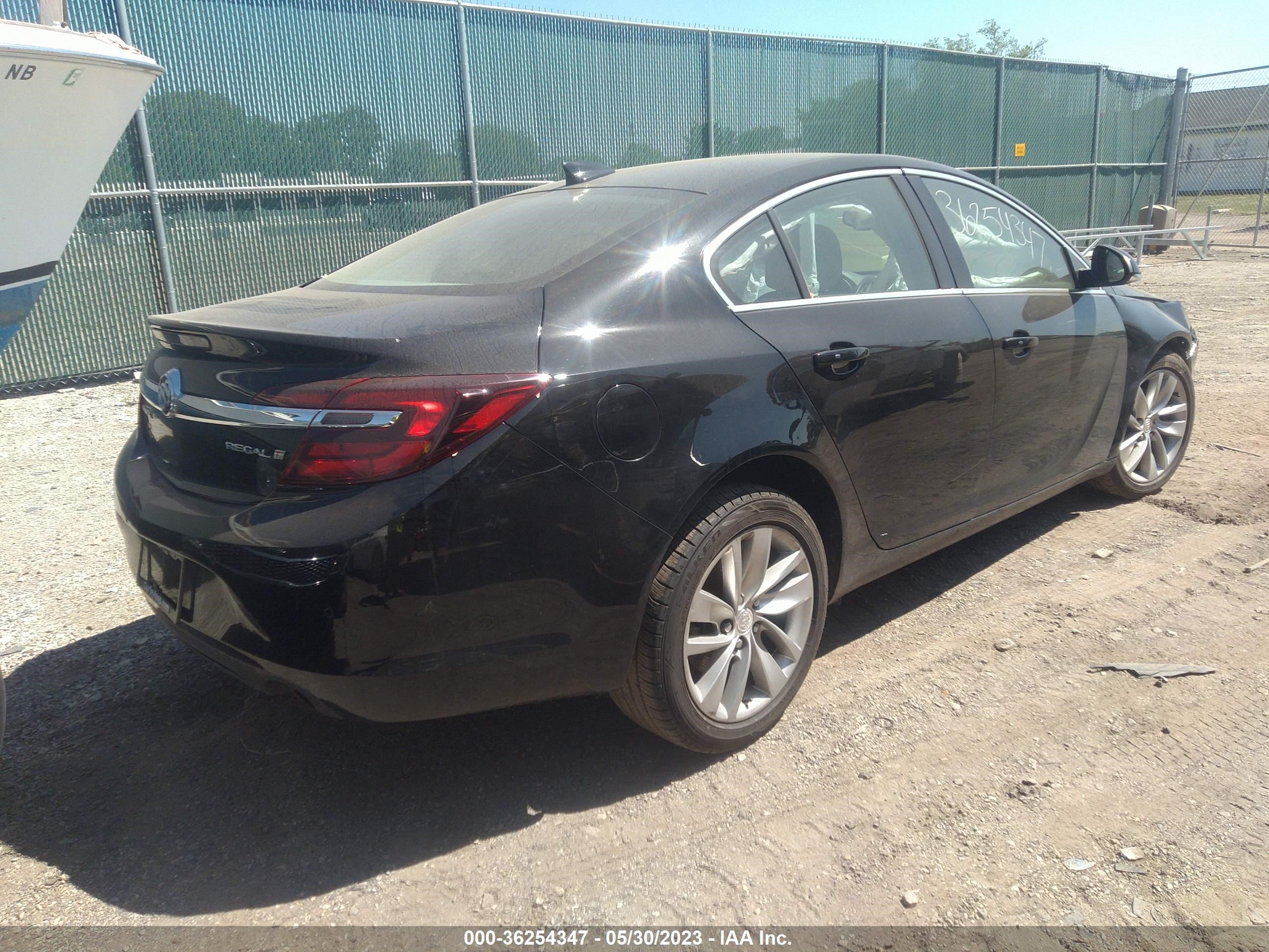 Photo 3 VIN: 2G4GS5GX8G9125803 - BUICK REGAL 