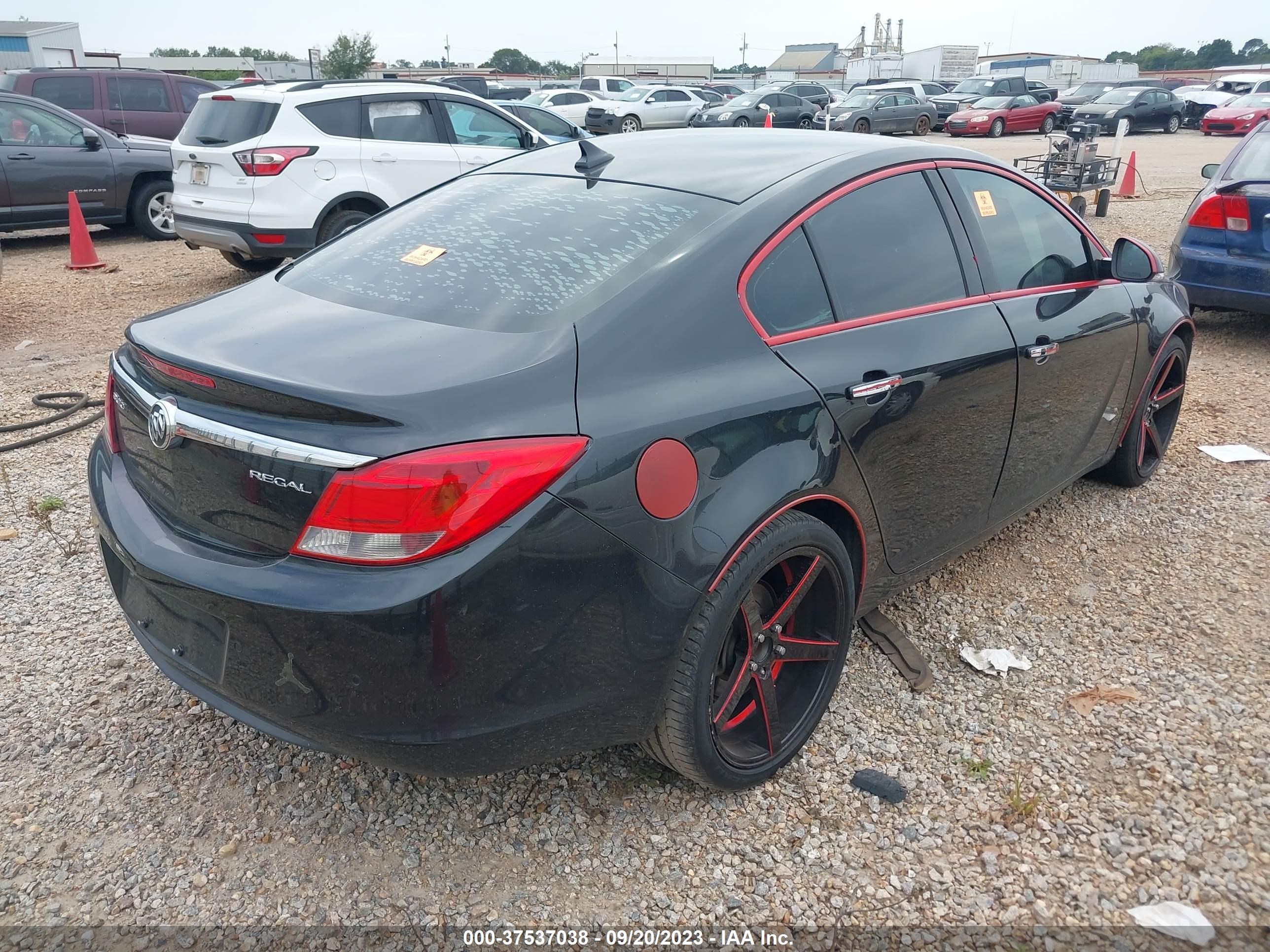 Photo 3 VIN: 2G4GT5GK6C9131028 - BUICK REGAL 