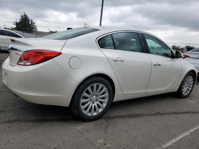 Photo 2 VIN: 2G4GT5GK8C9109855 - BUICK REGAL PREM 