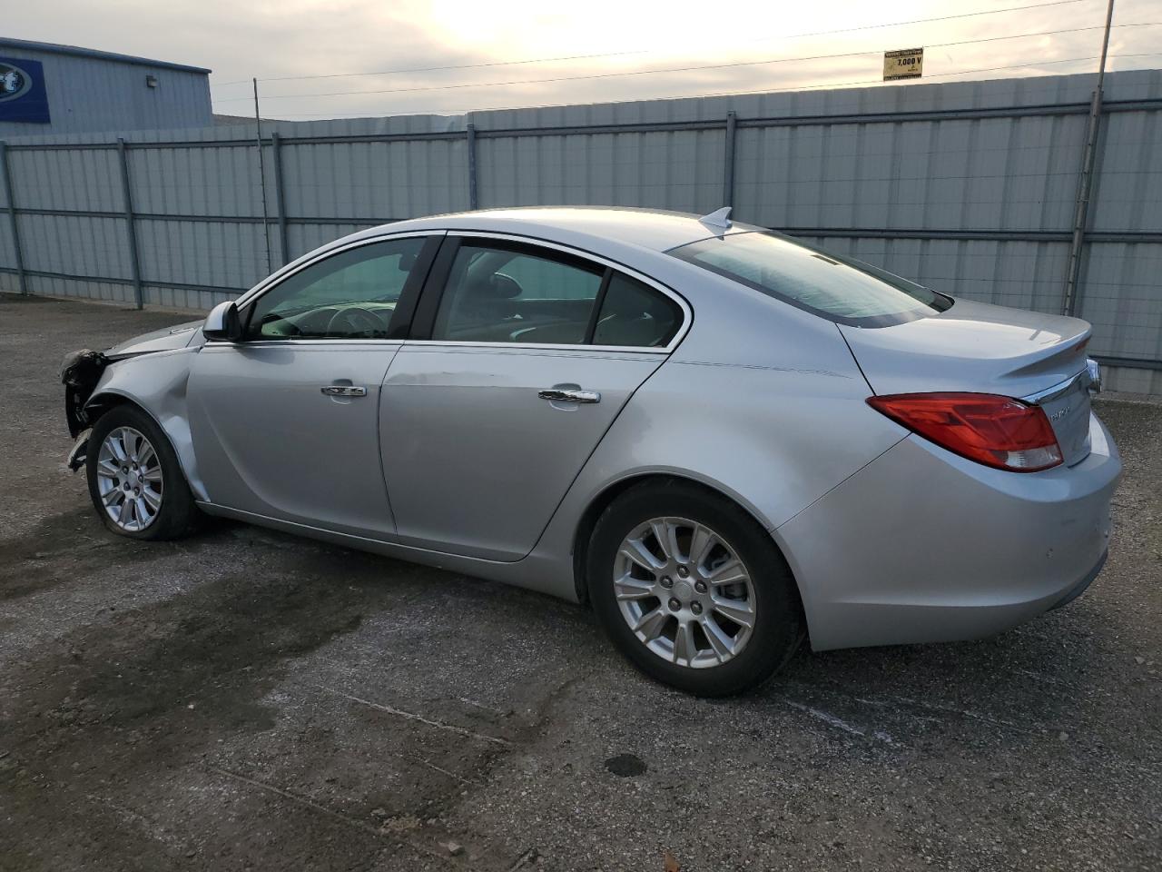 Photo 1 VIN: 2G4GT5GR7C9127762 - BUICK REGAL 