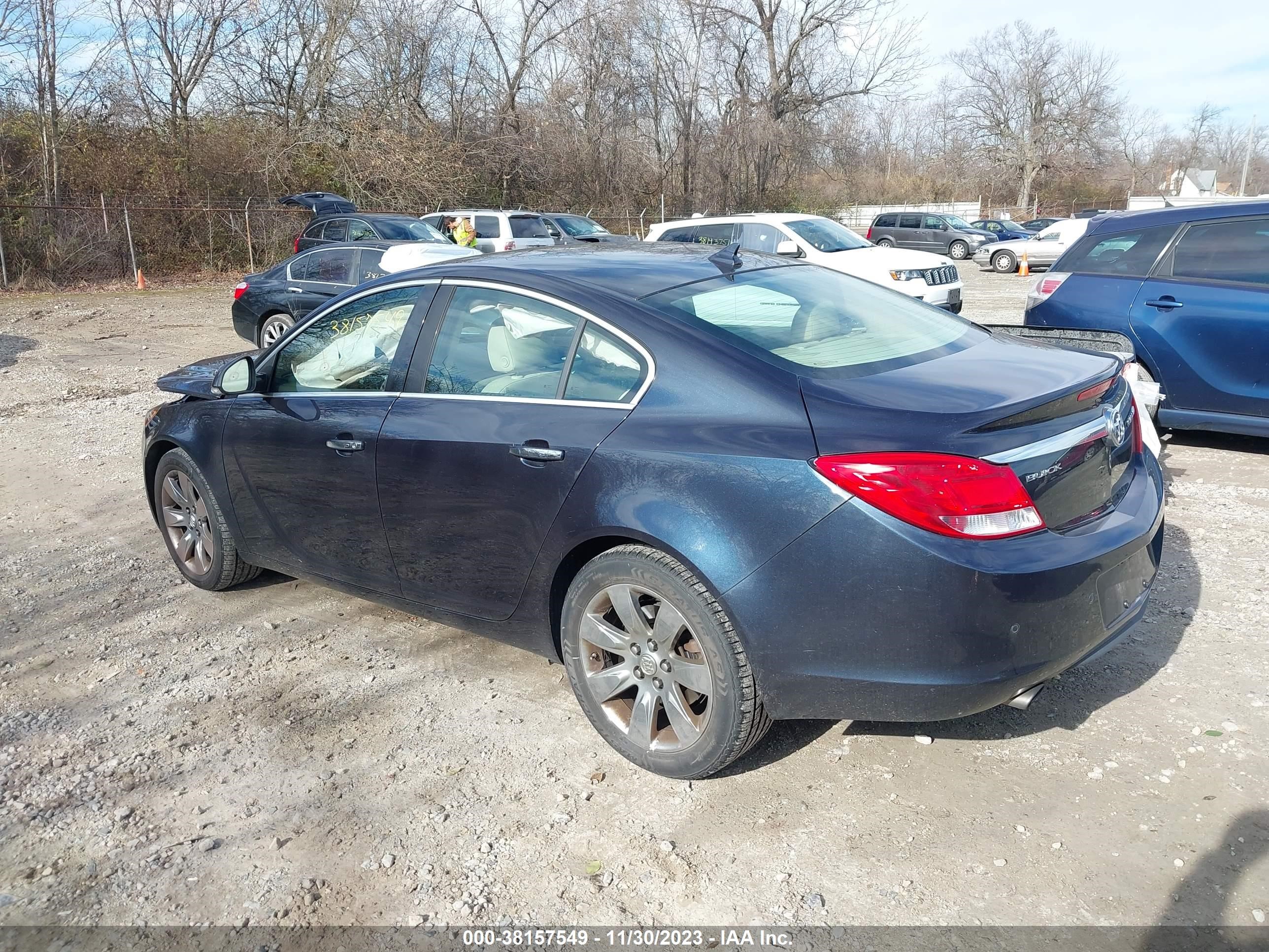 Photo 2 VIN: 2G4GT5GV7D9144947 - BUICK REGAL 