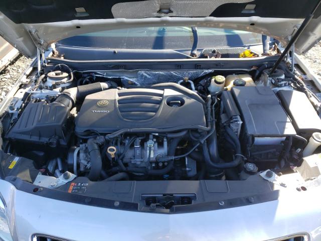 Photo 6 VIN: 2G4GU5GV6C9117590 - BUICK REGAL PREM 