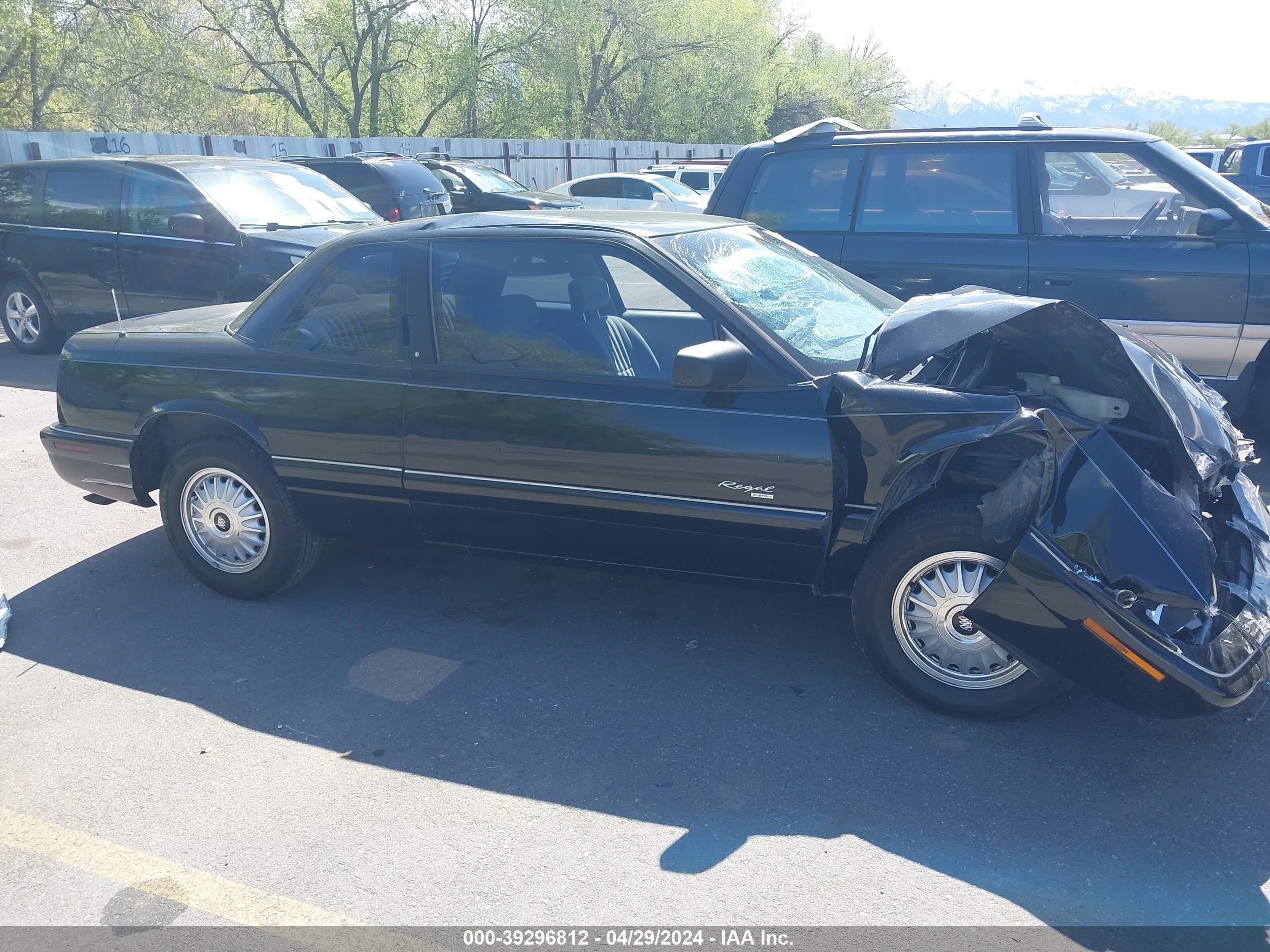 Photo 12 VIN: 2G4WB12L2S1423053 - BUICK REGAL 