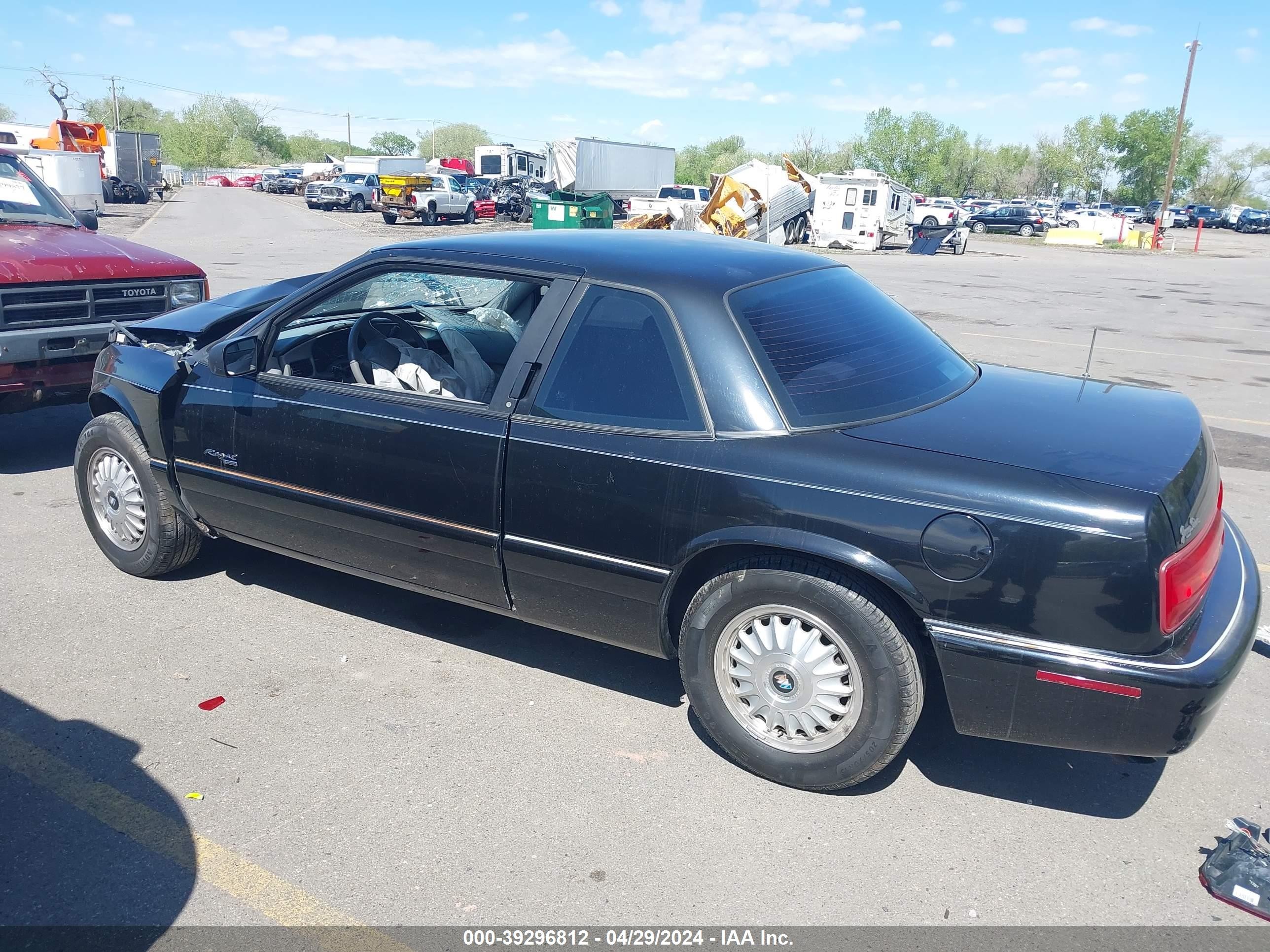 Photo 13 VIN: 2G4WB12L2S1423053 - BUICK REGAL 