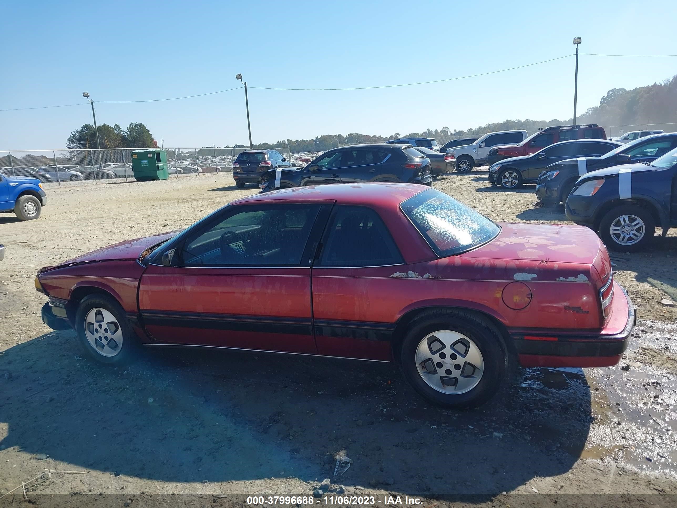 Photo 13 VIN: 2G4WB14W3K1415034 - BUICK REGAL 